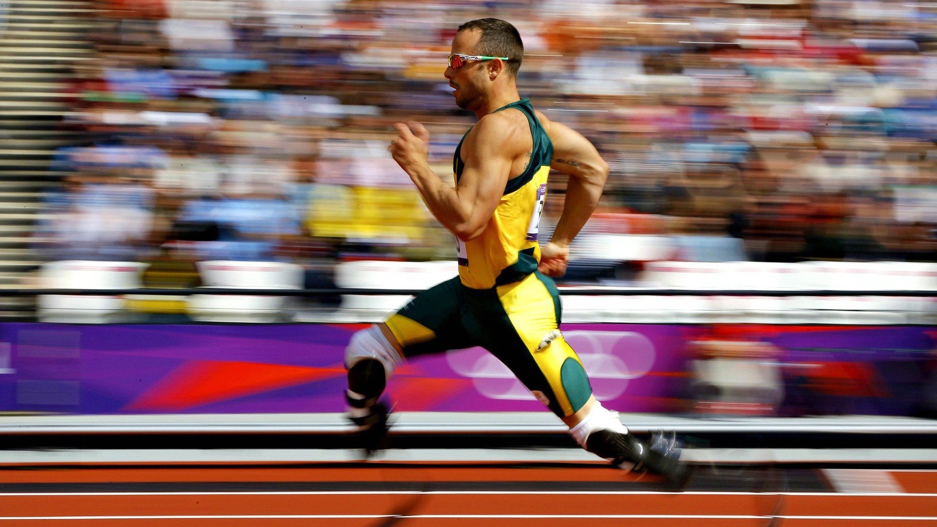 传统竹竿跳高比赛，体验民族运动的魅力，竹竿跳跃